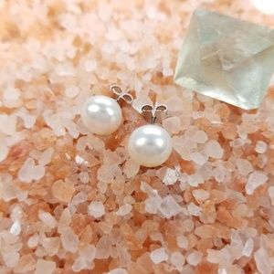 {The Perfect Pair of Pearls} Sterling Earrings 925